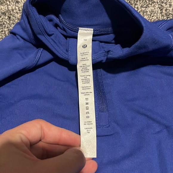 Lululemon It’s Rulu Run Cropped 1/2 Zip (10) FINAL SALE - Picture 3 of 3